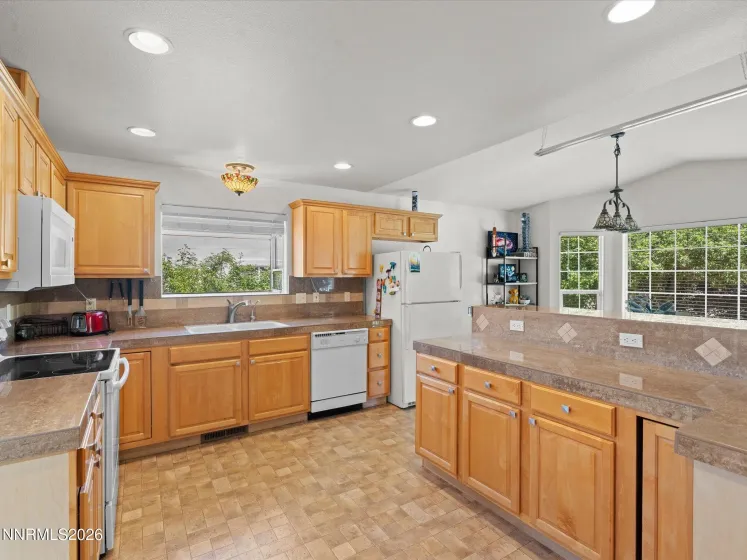 762 Divot, Fernley, Nevada 89408, 3 Bedrooms Bedrooms, ,2 BathroomsBathrooms,Residential,Residential,Divot,0,260007240
