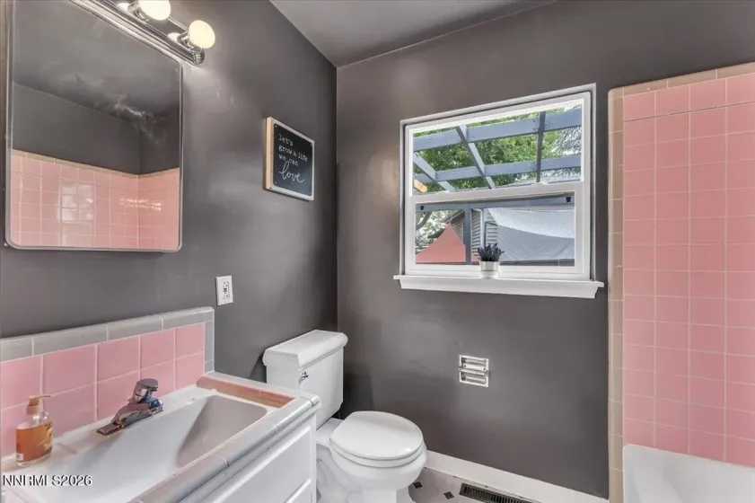 2485 Riviera, Reno, Nevada 89509, 3 Bedrooms Bedrooms, ,2 BathroomsBathrooms,Residential,Residential,Riviera,0,260007247