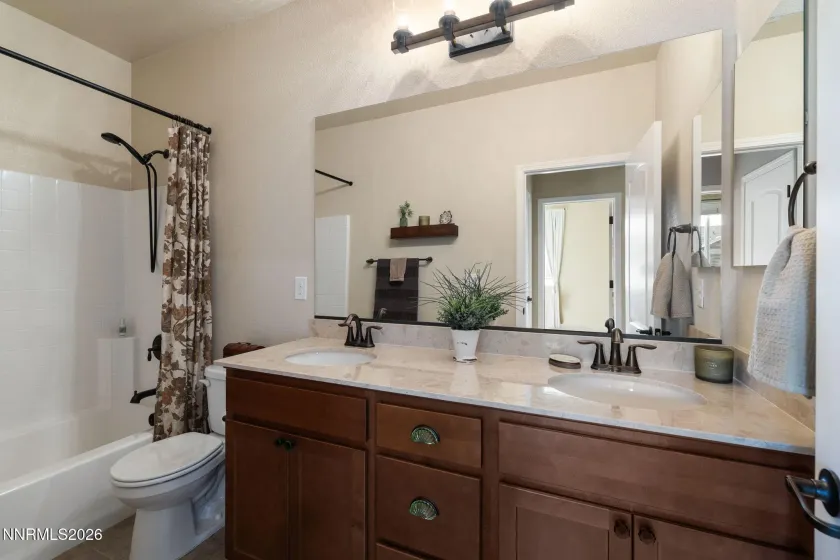 7239 Early Dawn, Sparks, Nevada 89436, 4 Bedrooms Bedrooms, ,2 BathroomsBathrooms,Residential,Residential,Early Dawn,0,260007268