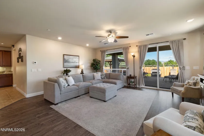 7239 Early Dawn, Sparks, Nevada 89436, 4 Bedrooms Bedrooms, ,2 BathroomsBathrooms,Residential,Residential,Early Dawn,0,260007268
