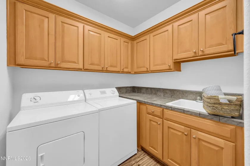 10500 Rue D Flore, Reno, Nevada 89511, 4 Bedrooms Bedrooms, ,4 BathroomsBathrooms,Residential,Residential,Rue D Flore,0,260007271