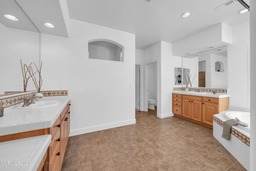10500 Rue D Flore, Reno, Nevada 89511, 4 Bedrooms Bedrooms, ,4 BathroomsBathrooms,Residential,Residential,Rue D Flore,0,260007271