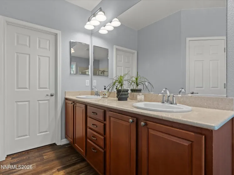 2438 Emblem, Sparks, Nevada 89436, 4 Bedrooms Bedrooms, ,3 BathroomsBathrooms,Residential,Residential,Emblem,0,260007273