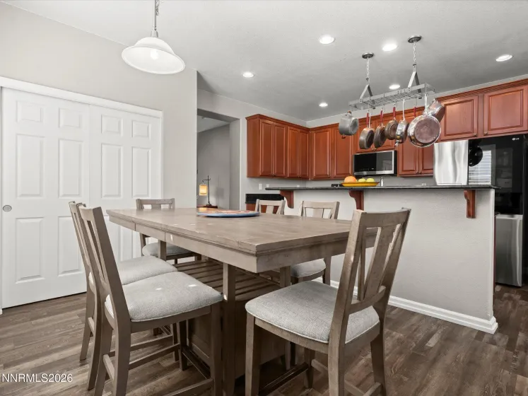 2438 Emblem, Sparks, Nevada 89436, 4 Bedrooms Bedrooms, ,3 BathroomsBathrooms,Residential,Residential,Emblem,0,260007273