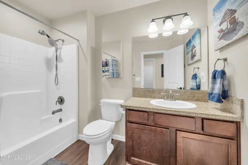 2552 Ladera Dr Bathroom