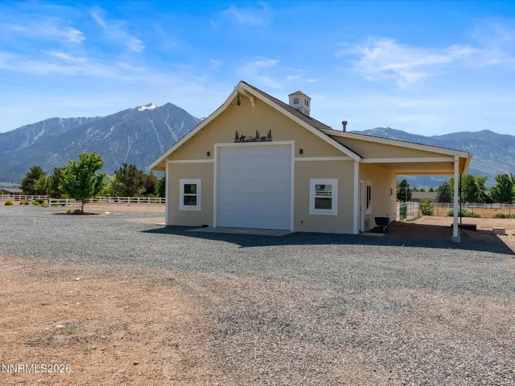 1056 Country, Gardnerville, Nevada 89460, 3 Bedrooms Bedrooms, ,4 BathroomsBathrooms,Residential,Residential,Country,0,260007283