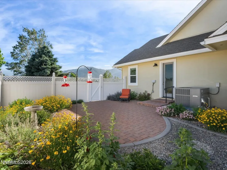 1056 Country, Gardnerville, Nevada 89460, 3 Bedrooms Bedrooms, ,4 BathroomsBathrooms,Residential,Residential,Country,0,260007283