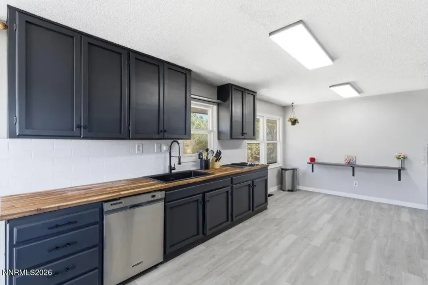 2255 Sutro, Reno, Nevada 89521, 4 Bedrooms Bedrooms, ,2 BathroomsBathrooms,Residential,Residential,Sutro,0,260007309