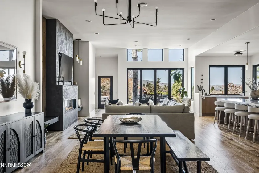 4425 Dant, Reno, Nevada 89509, 5 Bedrooms Bedrooms, ,5 BathroomsBathrooms,Residential,Residential,Dant,0,260007316