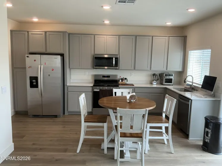 1820 Amazonite, Sparks, Nevada 89436, 4 Bedrooms Bedrooms, ,3 BathroomsBathrooms,Residential,Residential,Amazonite,0,260007352