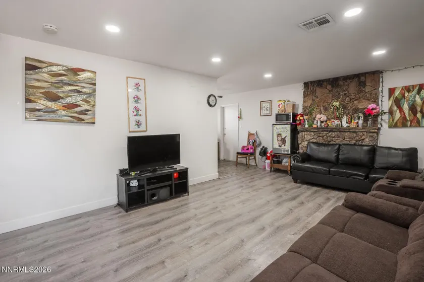 1401 Bresson, Reno, Nevada 89502, 3 Bedrooms Bedrooms, ,2 BathroomsBathrooms,Residential,Residential,Bresson,0,260007360