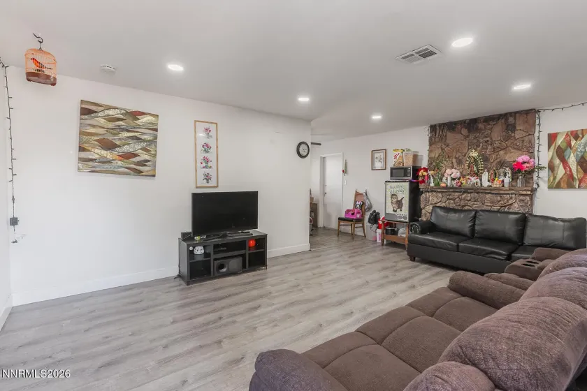 1401 Bresson, Reno, Nevada 89502, 3 Bedrooms Bedrooms, ,2 BathroomsBathrooms,Residential,Residential,Bresson,0,260007360