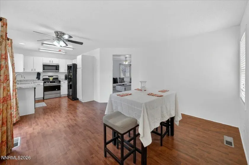 1897 Catham, Sparks, Nevada 89434, 4 Bedrooms Bedrooms, ,3 BathroomsBathrooms,Residential,Residential,Catham,0,260007361