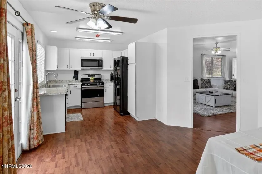 1897 Catham, Sparks, Nevada 89434, 4 Bedrooms Bedrooms, ,3 BathroomsBathrooms,Residential,Residential,Catham,0,260007361