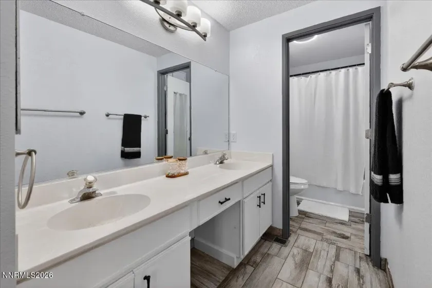 1897 Catham, Sparks, Nevada 89434, 4 Bedrooms Bedrooms, ,3 BathroomsBathrooms,Residential,Residential,Catham,0,260007361