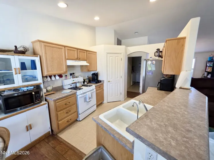 652 Jennys, Fernley, Nevada 89408, 4 Bedrooms Bedrooms, ,3 BathroomsBathrooms,Residential,Residential,Jennys,0,260007367