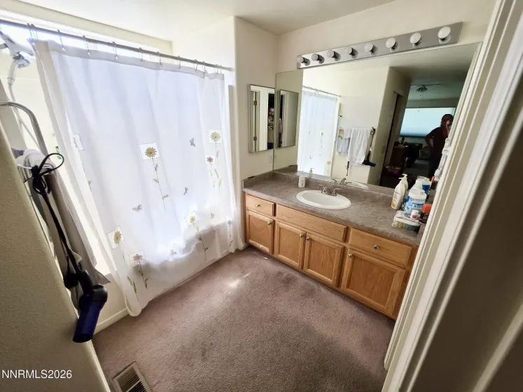 652 Jennys, Fernley, Nevada 89408, 4 Bedrooms Bedrooms, ,3 BathroomsBathrooms,Residential,Residential,Jennys,0,260007367