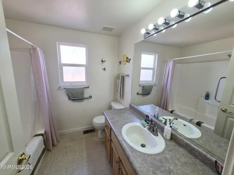 652 Jennys, Fernley, Nevada 89408, 4 Bedrooms Bedrooms, ,3 BathroomsBathrooms,Residential,Residential,Jennys,0,260007367