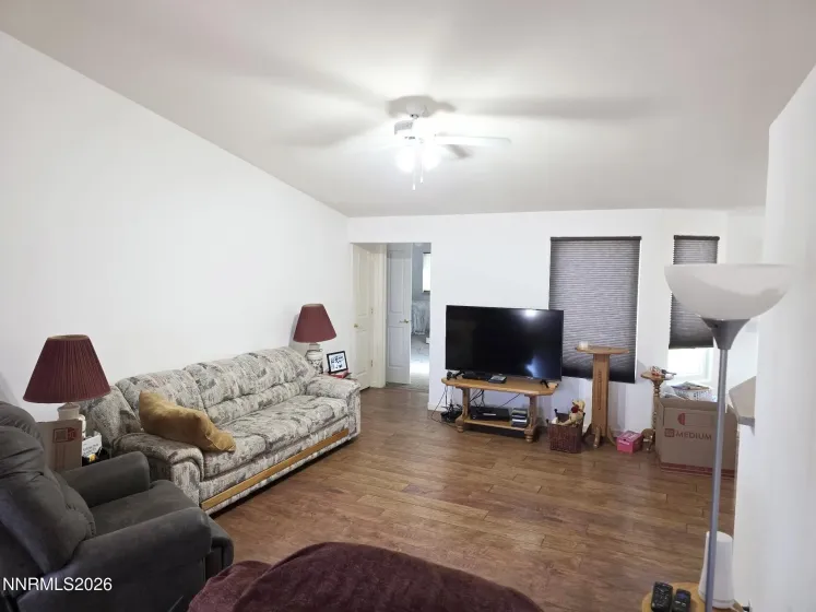 652 Jennys, Fernley, Nevada 89408, 4 Bedrooms Bedrooms, ,3 BathroomsBathrooms,Residential,Residential,Jennys,0,260007367