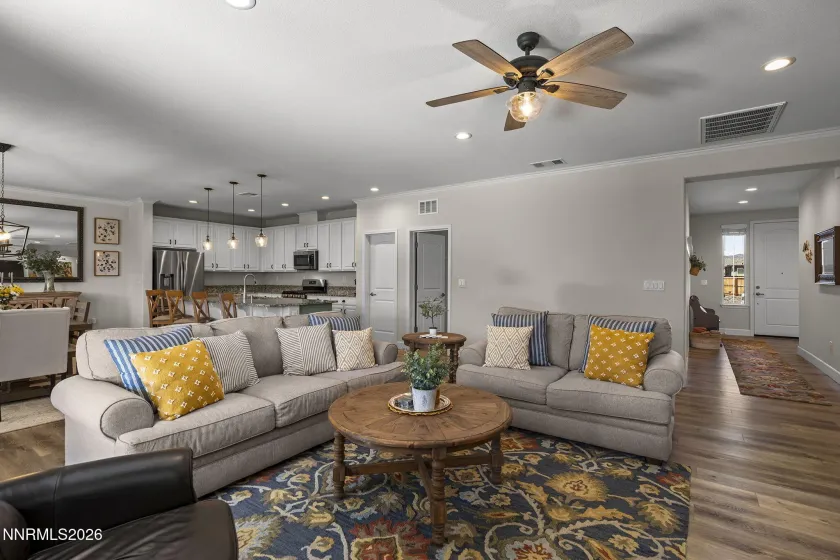 156 Midas, Sparks, Nevada 89441, 3 Bedrooms Bedrooms, ,2 BathroomsBathrooms,Residential,Residential,Midas,0,260007376