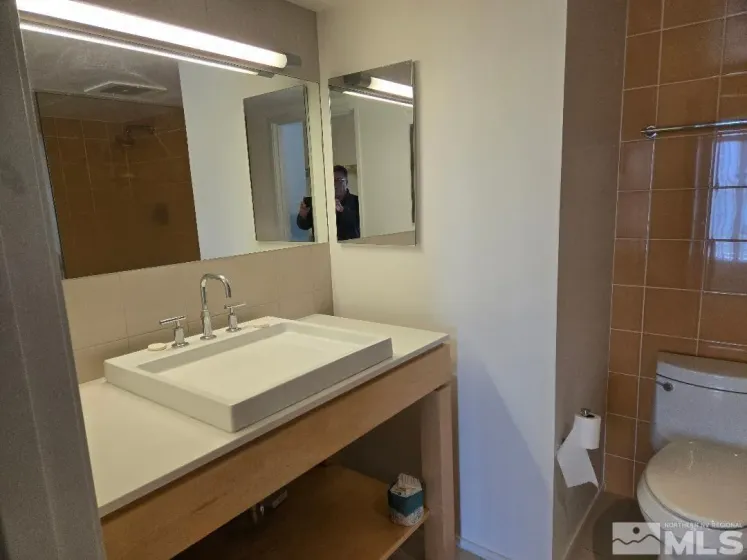 255 Sierra, Reno, Nevada 89501, 1 Bedroom Bedrooms, ,1 BathroomBathrooms,Residential,Residential,Sierra,0,260007398