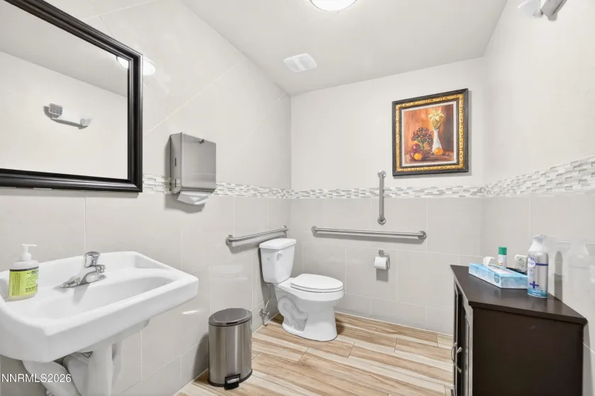 421 Court, Elko, Nevada 89801, ,Commercial Sale,Residential,Court,0,260007406