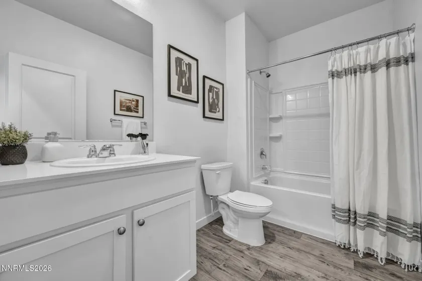 8405 Fenhollow, Verdi, Nevada 89439, 4 Bedrooms Bedrooms, ,3 BathroomsBathrooms,Residential,Residential,Fenhollow,0,260007387