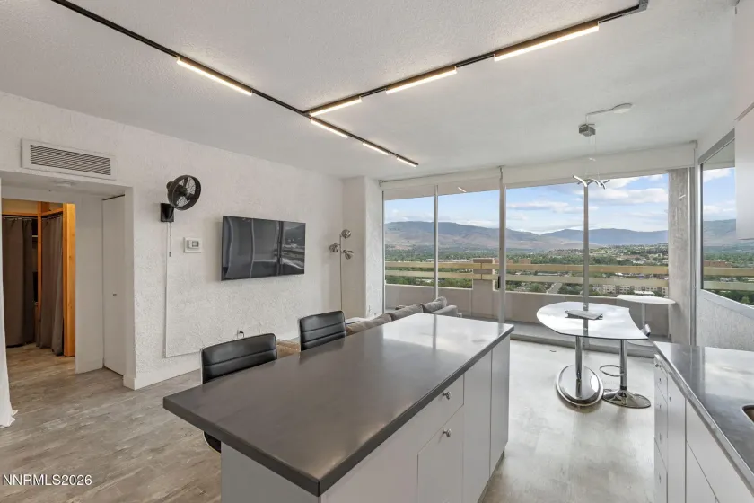 100 Arlington, Reno, Nevada 89501, 1 Bedroom Bedrooms, ,1 BathroomBathrooms,Residential,Residential,Arlington,0,260007414