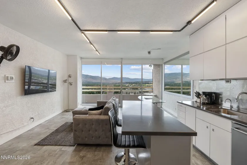 100 Arlington, Reno, Nevada 89501, 1 Bedroom Bedrooms, ,1 BathroomBathrooms,Residential,Residential,Arlington,0,260007414