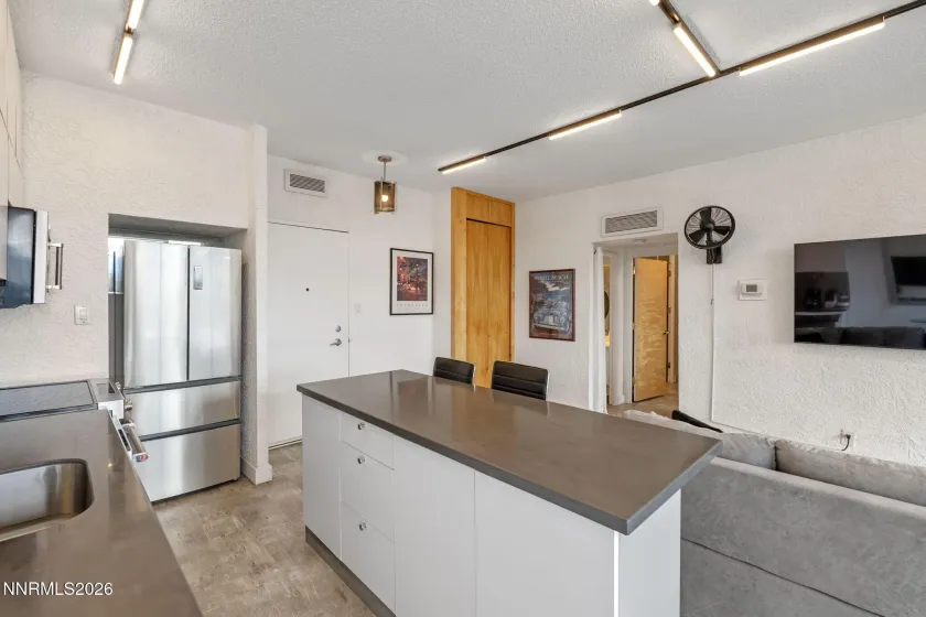 100 Arlington, Reno, Nevada 89501, 1 Bedroom Bedrooms, ,1 BathroomBathrooms,Residential,Residential,Arlington,0,260007414