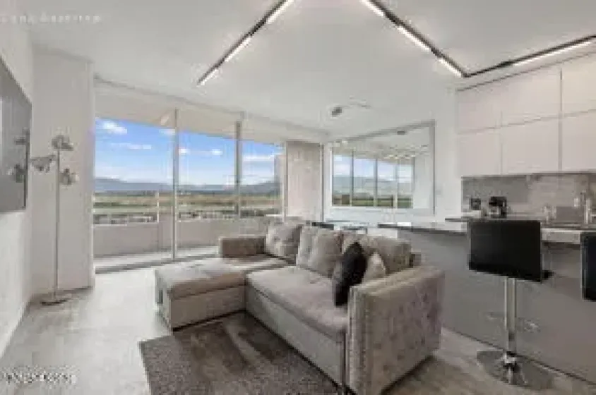 100 Arlington, Reno, Nevada 89501, 1 Bedroom Bedrooms, ,1 BathroomBathrooms,Residential,Residential,Arlington,0,260007414