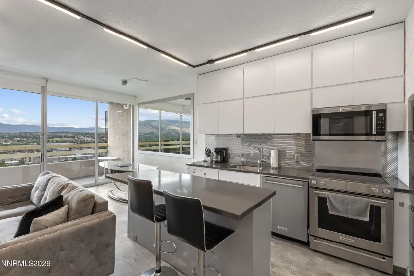 100 Arlington, Reno, Nevada 89501, 1 Bedroom Bedrooms, ,1 BathroomBathrooms,Residential,Residential,Arlington,0,260007414