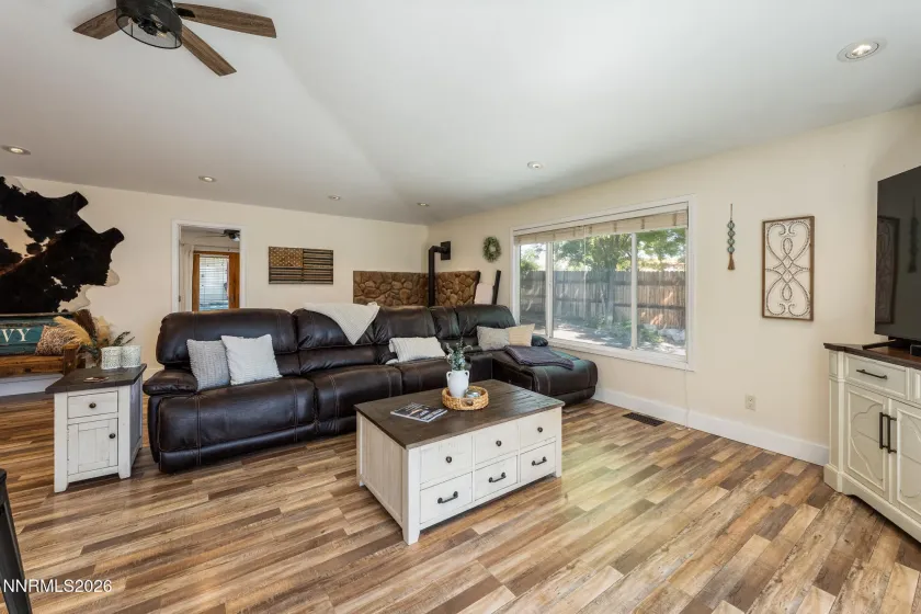 11681 Osage, Reno, Nevada 89508, 3 Bedrooms Bedrooms, ,3 BathroomsBathrooms,Residential,Residential,Osage,0,260007419