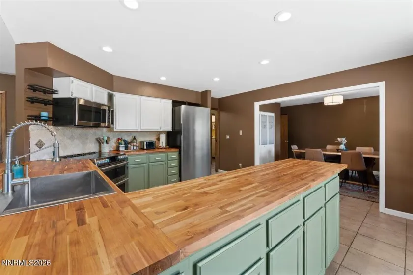 3070 Natalie, Reno, Nevada 89509, 5 Bedrooms Bedrooms, ,3 BathroomsBathrooms,Residential,Residential,Natalie,0,260007423
