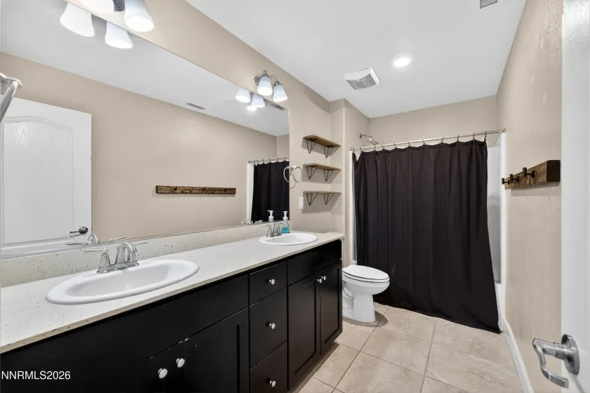 7140 Gazin, Reno, Nevada 89506, 4 Bedrooms Bedrooms, ,3 BathroomsBathrooms,Residential,Residential,Gazin,0,260007426