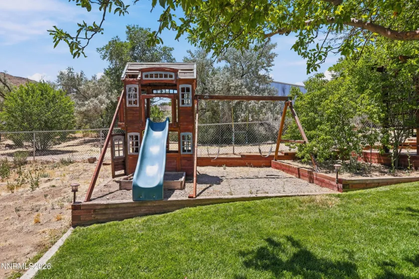 330 Steamboat, Reno, Nevada 89521, 3 Bedrooms Bedrooms, ,2 BathroomsBathrooms,Residential,Residential,Steamboat,0,260007436