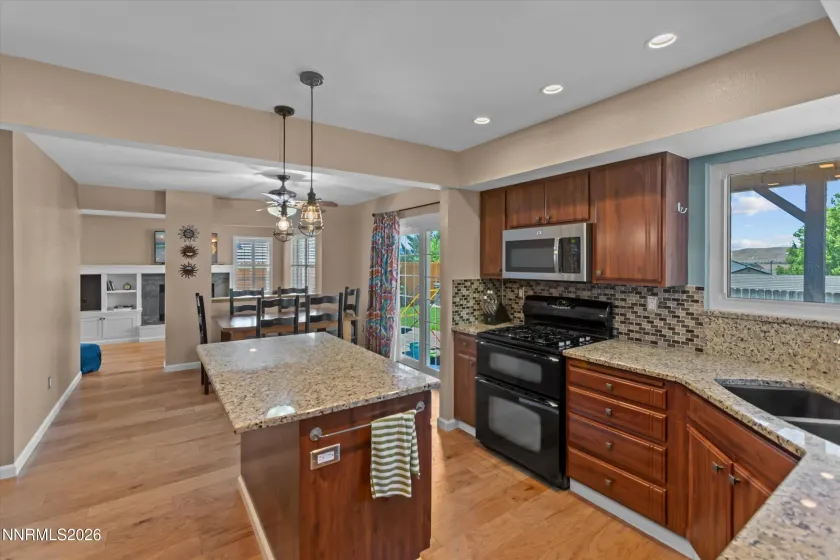 5225 Canyon Crest, Sparks, Nevada 89436, 5 Bedrooms Bedrooms, ,4 BathroomsBathrooms,Residential,Residential,Canyon Crest,0,260007437