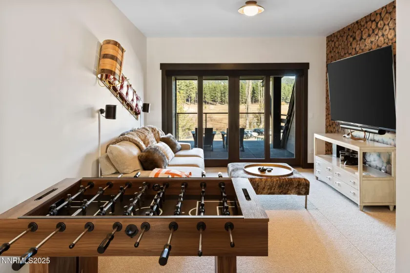 17 Beach Club, Stateline, Nevada 89449, 4 Bedrooms Bedrooms, ,6 BathroomsBathrooms,Residential,Residential,Beach Club,0,260007458