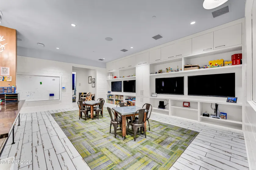 17 Beach Club, Stateline, Nevada 89449, 4 Bedrooms Bedrooms, ,6 BathroomsBathrooms,Residential,Residential,Beach Club,0,260007458