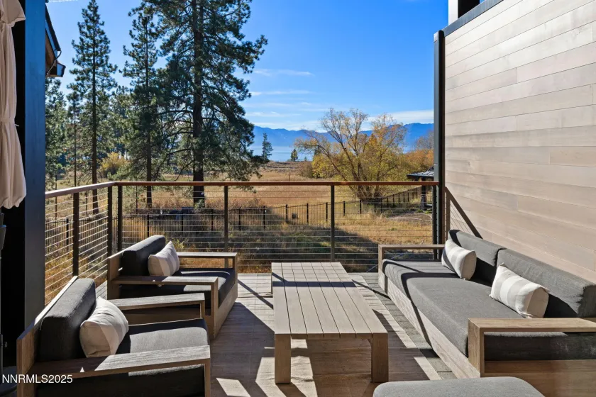 17 Beach Club, Stateline, Nevada 89449, 4 Bedrooms Bedrooms, ,6 BathroomsBathrooms,Residential,Residential,Beach Club,0,260007458