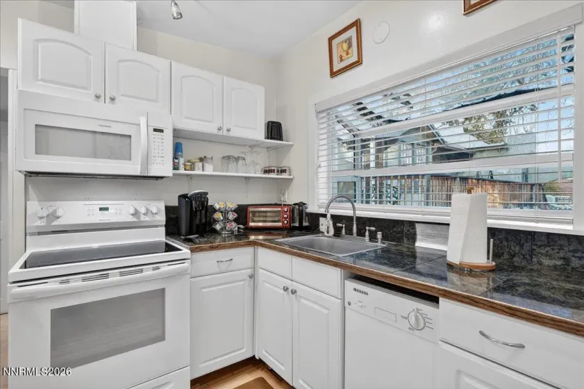 611 Nixon, Reno, Nevada 89509, 4 Bedrooms Bedrooms, ,2 BathroomsBathrooms,Residential,Residential,Nixon,0,260007480