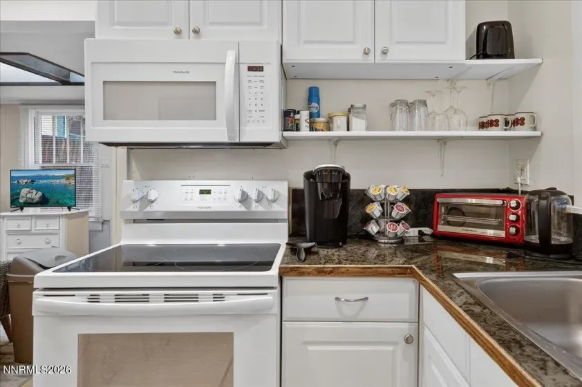 611 Nixon, Reno, Nevada 89509, 4 Bedrooms Bedrooms, ,2 BathroomsBathrooms,Residential,Residential,Nixon,0,260007480