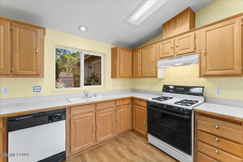7621 Diamond Pointe, Reno, Nevada 89506, 3 Bedrooms Bedrooms, ,2 BathroomsBathrooms,Residential,Residential,Diamond Pointe,0,260007481