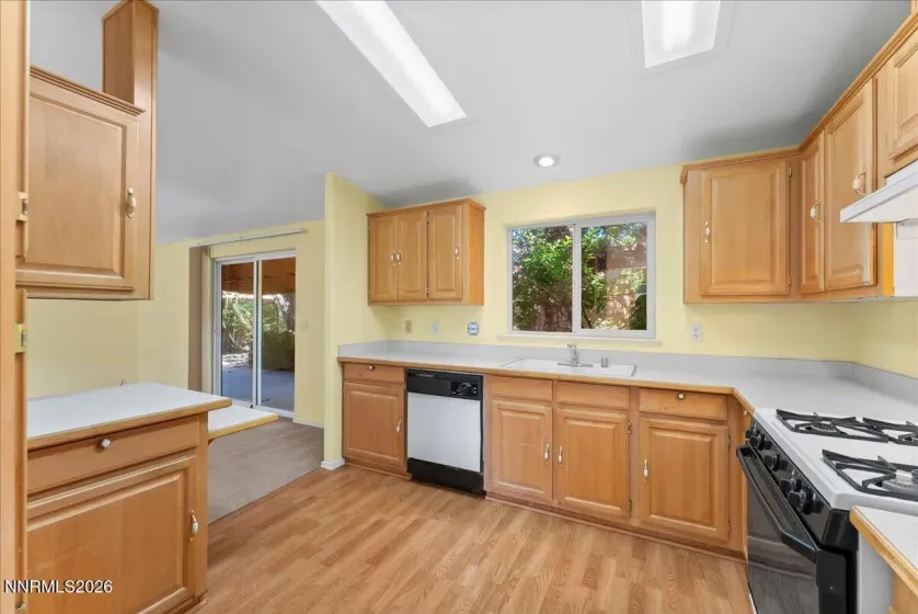 7621 Diamond Pointe, Reno, Nevada 89506, 3 Bedrooms Bedrooms, ,2 BathroomsBathrooms,Residential,Residential,Diamond Pointe,0,260007481