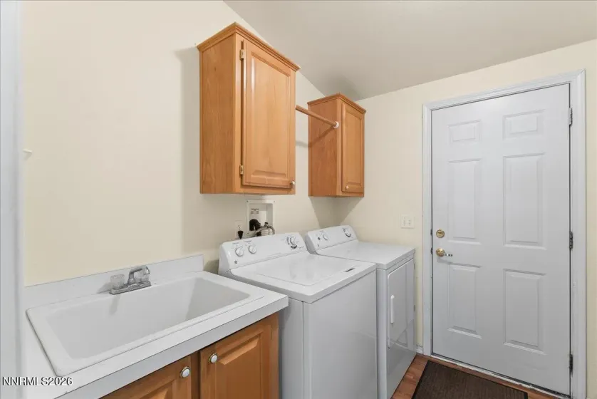 7621 Diamond Pointe, Reno, Nevada 89506, 3 Bedrooms Bedrooms, ,2 BathroomsBathrooms,Residential,Residential,Diamond Pointe,0,260007481