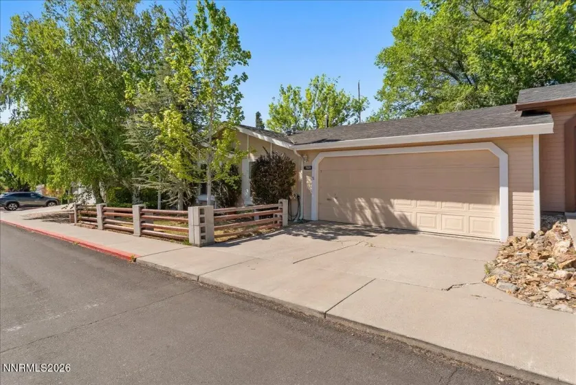 7621 Diamond Pointe, Reno, Nevada 89506, 3 Bedrooms Bedrooms, ,2 BathroomsBathrooms,Residential,Residential,Diamond Pointe,0,260007481