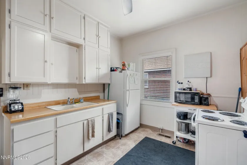 128 Keystone, Reno, Nevada 89503, 2 Bedrooms Bedrooms, ,1 BathroomBathrooms,Residential,Residential,Keystone,0,260007491