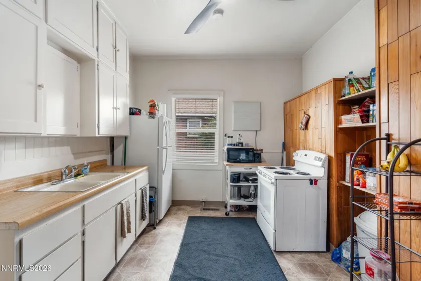128 Keystone, Reno, Nevada 89503, 2 Bedrooms Bedrooms, ,1 BathroomBathrooms,Residential,Residential,Keystone,0,260007491