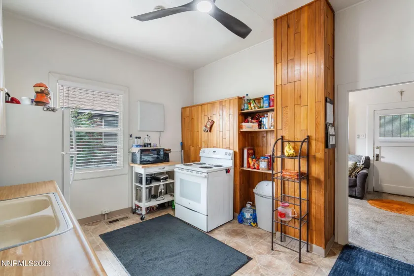 128 Keystone, Reno, Nevada 89503, 2 Bedrooms Bedrooms, ,1 BathroomBathrooms,Residential,Residential,Keystone,0,260007491