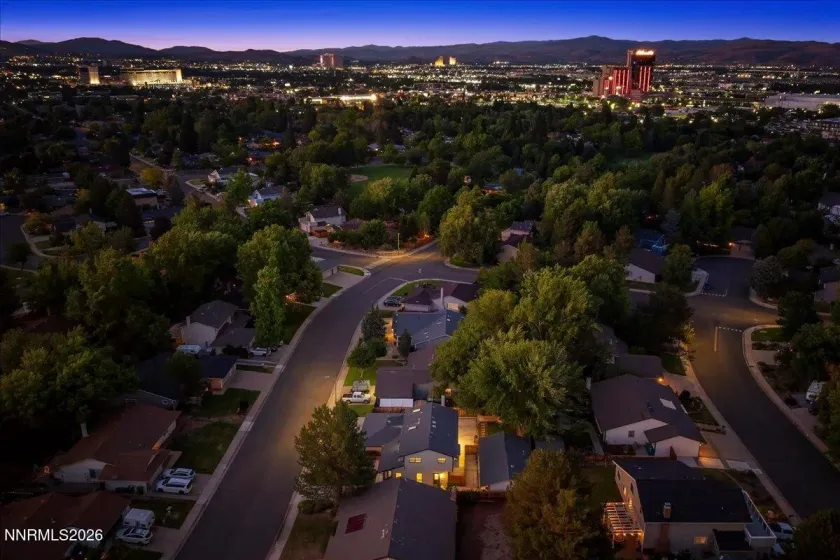 840 Singingwood, Reno, Nevada 89509, 5 Bedrooms Bedrooms, ,4 BathroomsBathrooms,Residential,Residential,Singingwood,0,260007497
